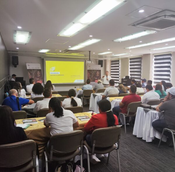 Solidaridad propone mesas de agricultura climáticamente inteligente para la  cadena de cacao en Colombia